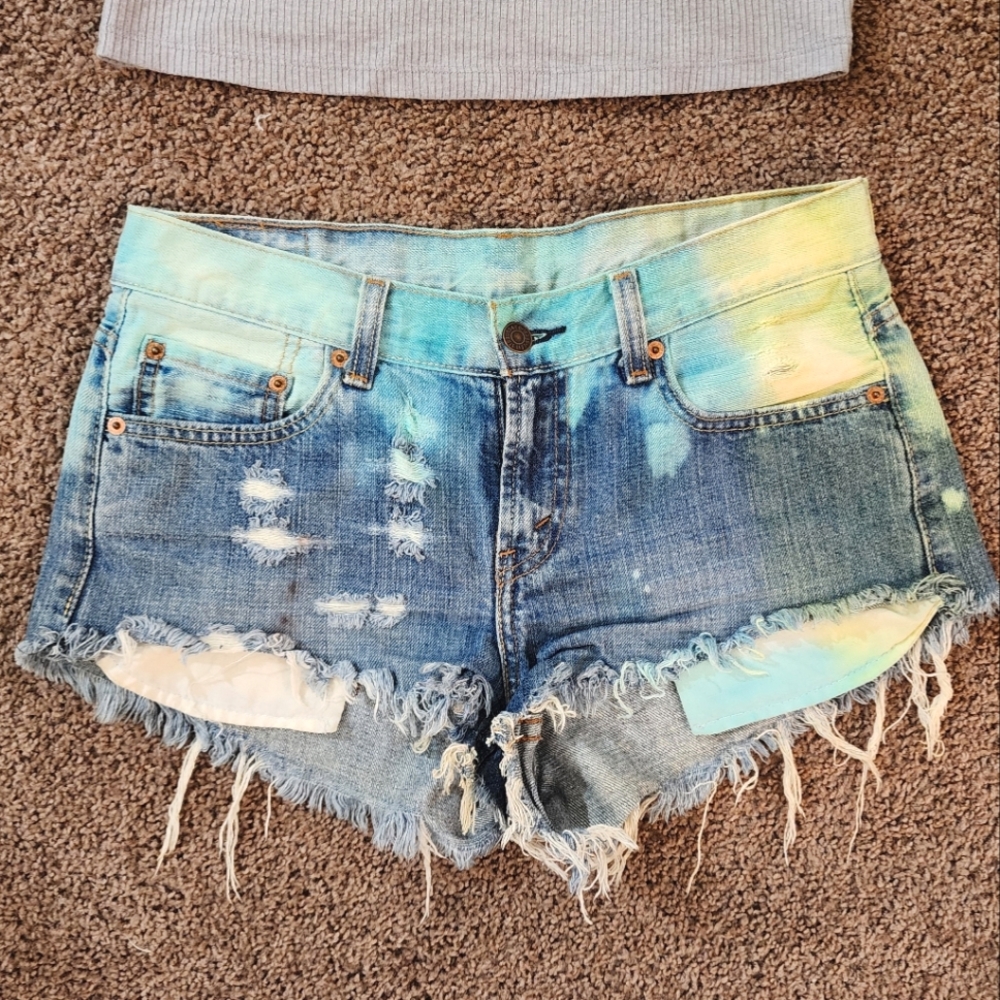 Vintage Levis 505 Cutoff Distressed Tye die High Rise Denim Shorts Size 10  W 30
